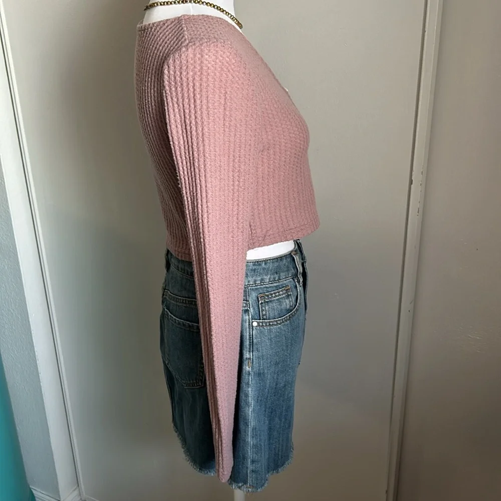 ⬇️ 2/$25 Listing - Romwe Crop Long Sleeve Crop Button Up Waffle Knit Top - Picture 3 of 10